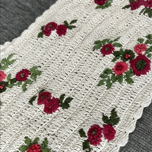 ZARA Floral Crochet Crop Top - Picture 3 of 10